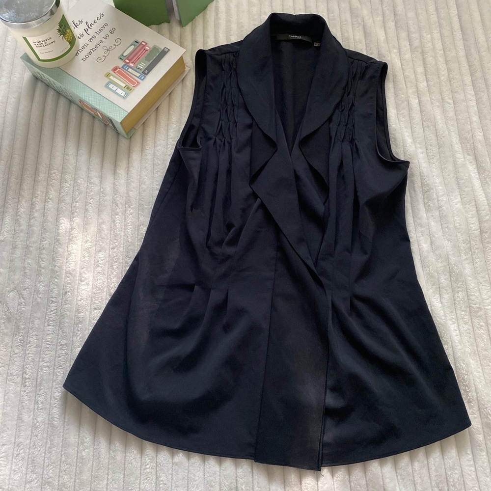 Tahari top